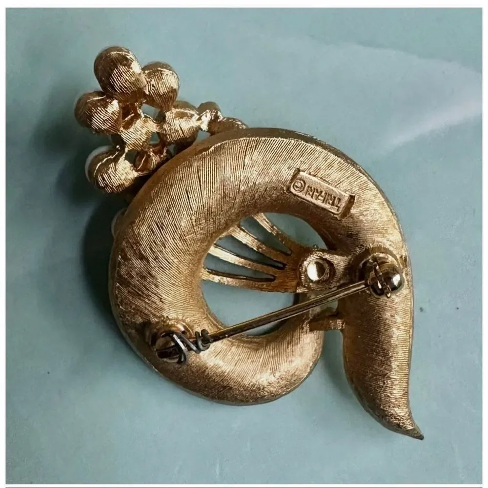 Trifari crown vintage